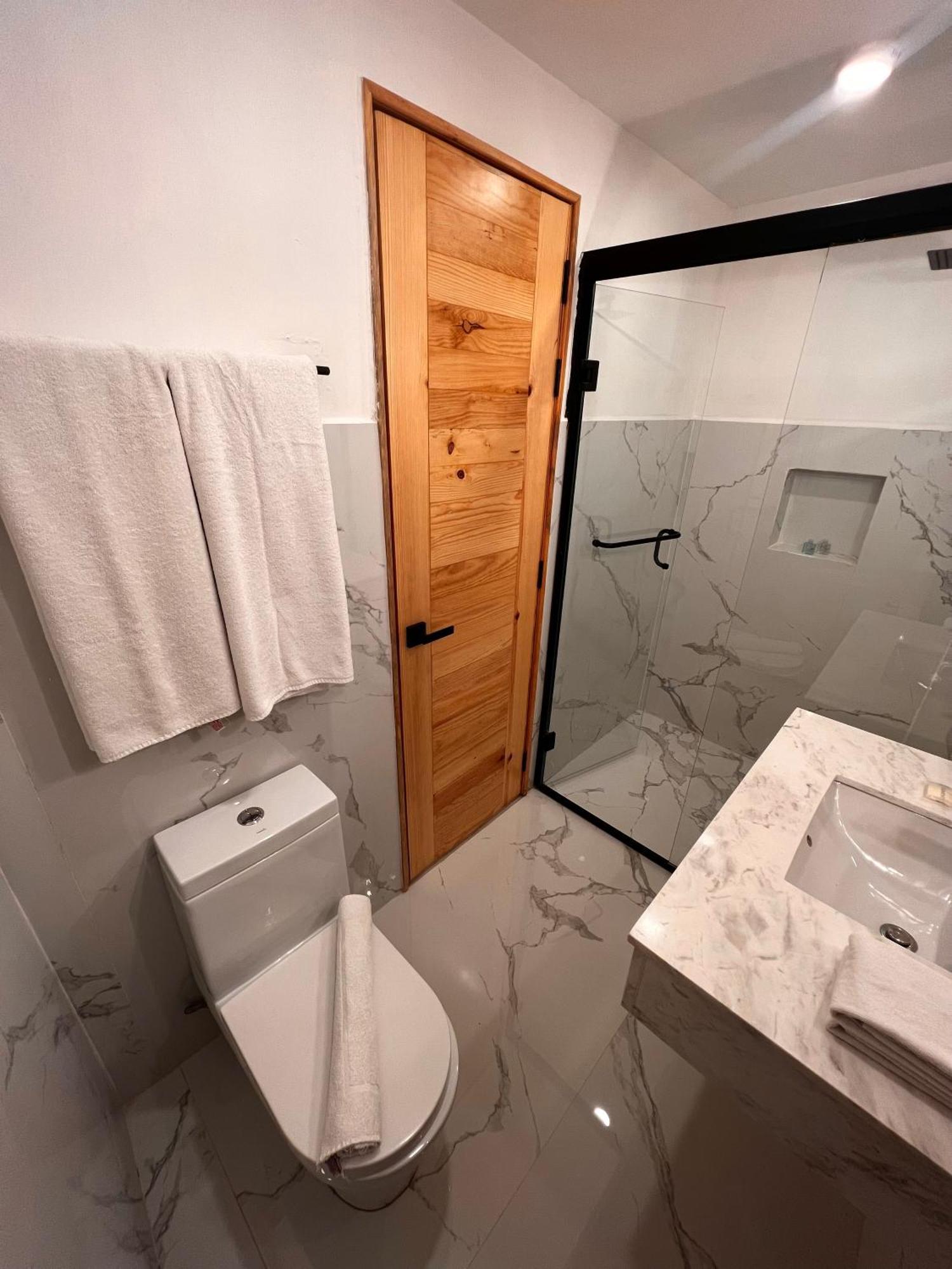 Hotel Atia Гуадалахара Екстериор снимка